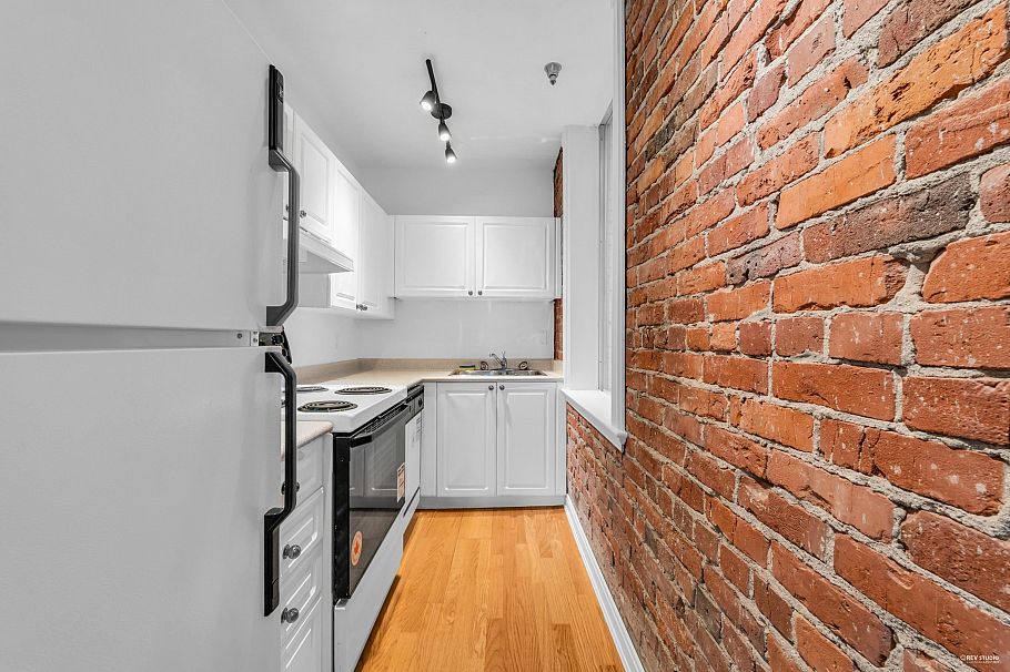 301 233 Abbott Street Vancouver, BC - 17
