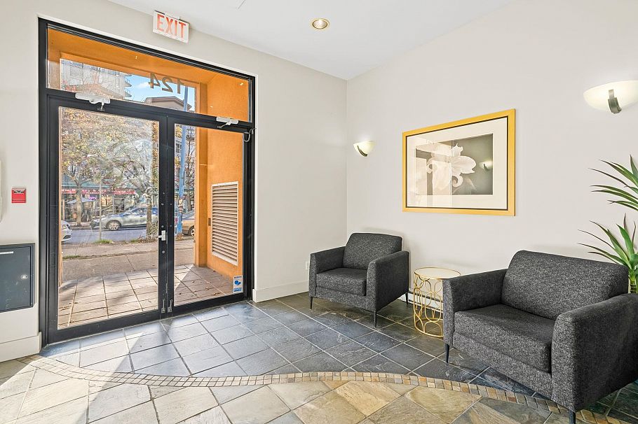 410 124 W 3rd Street North Vancouver, BC - 26