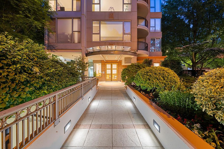 700 1788 W 13th Avenue Vancouver, BC - 24