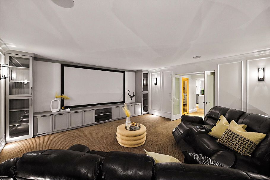 939 Forest Hills Drive North Vancouver, BC - 34