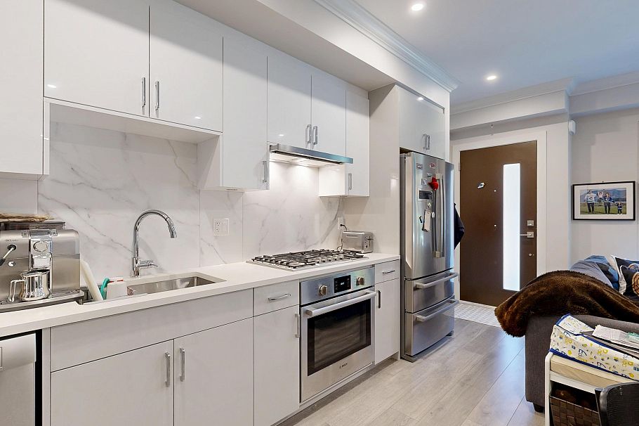 38 7567 Oak Street Vancouver, BC - 33