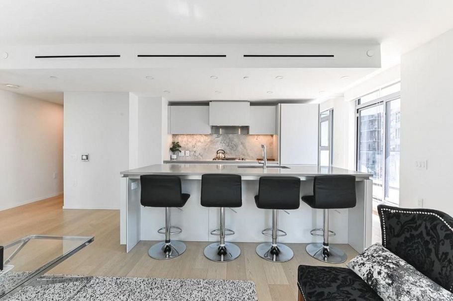 402 889 Pacific Street Vancouver, BC - 3