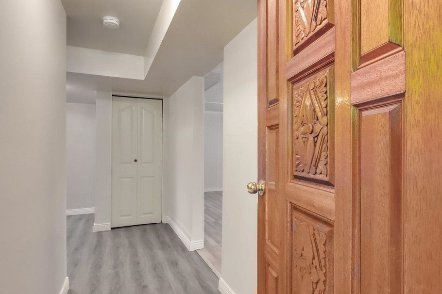 2984 Plymouth Drive North Vancouver, BC - 25