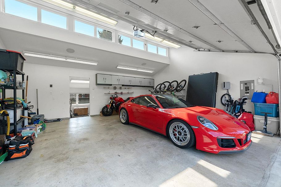 728 E 6th Street North Vancouver, BC - 38