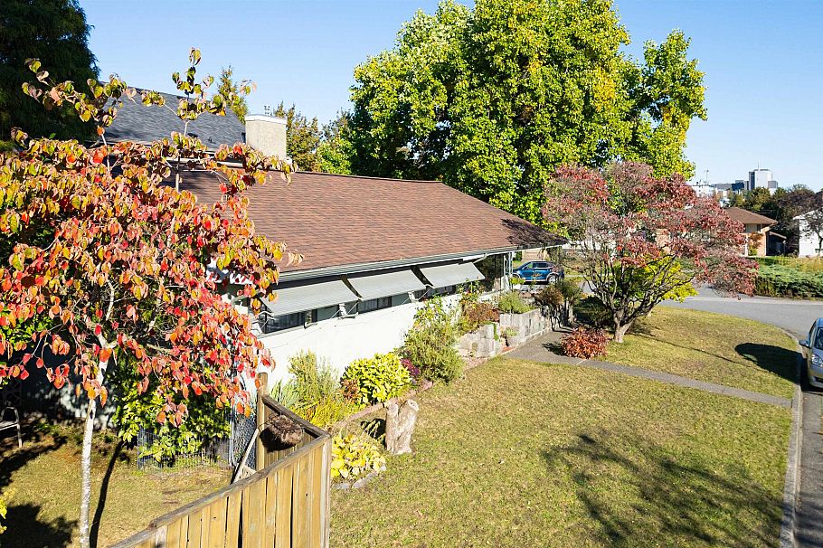 3625 E 24th Avenue Vancouver, BC - 1