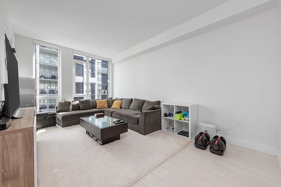 553 8575 Rivergrass Drive Vancouver, BC - 4