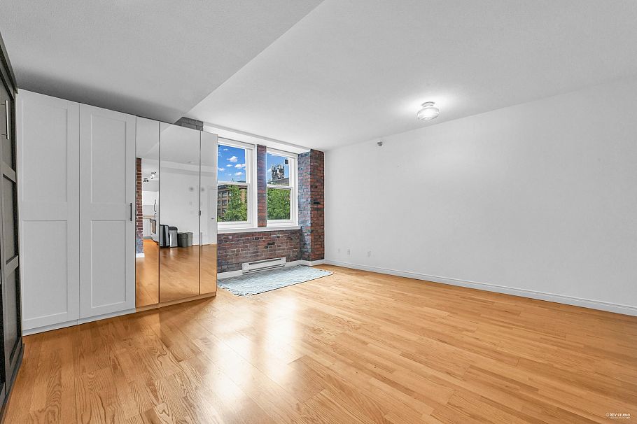 301 233 Abbott Street Vancouver, BC - 10