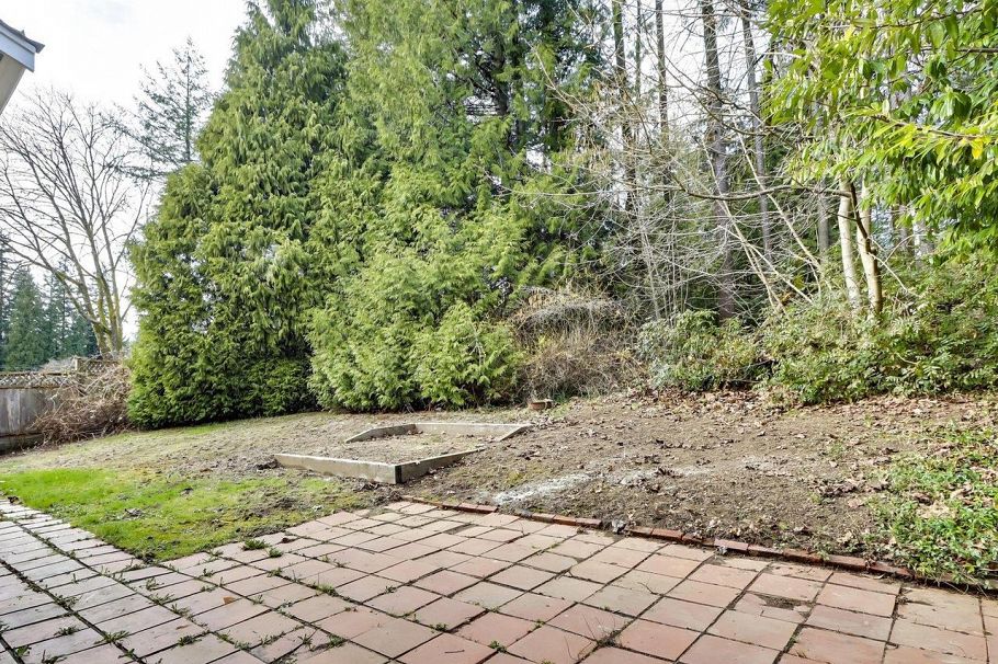 2984 Plymouth Drive North Vancouver, BC - 33