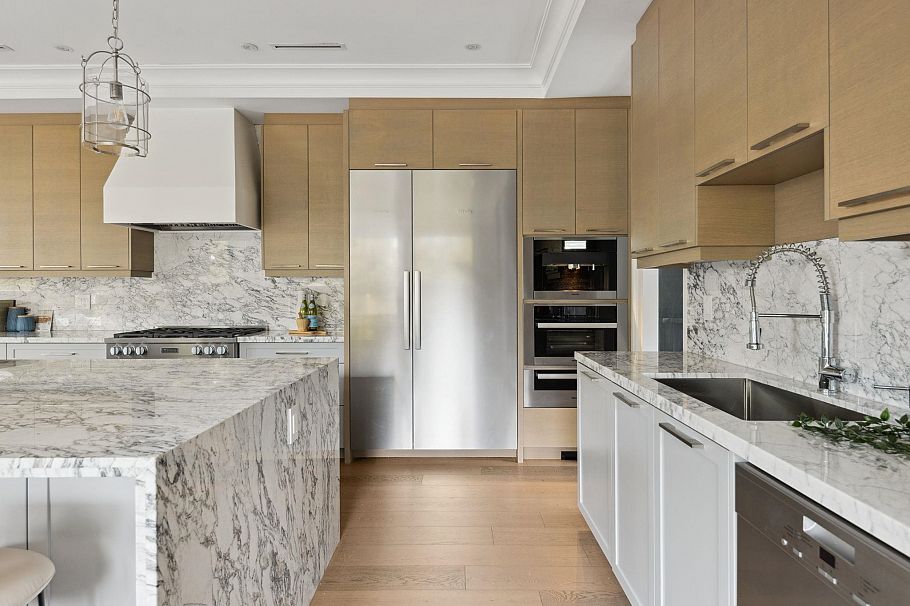 939 Forest Hills Drive North Vancouver, BC - 10