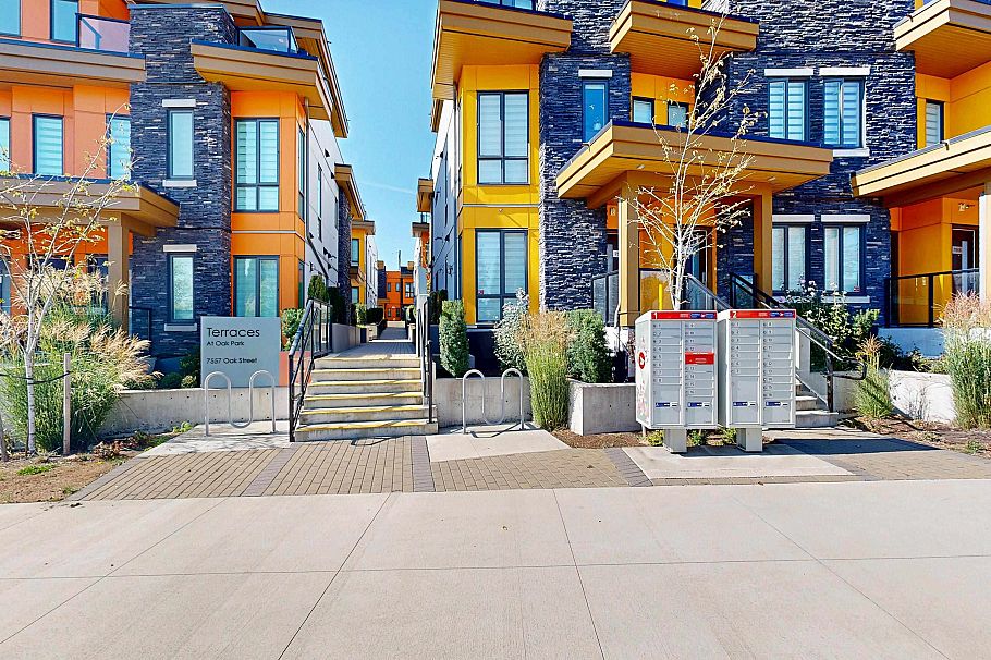 38 7567 Oak Street Vancouver, BC - 1