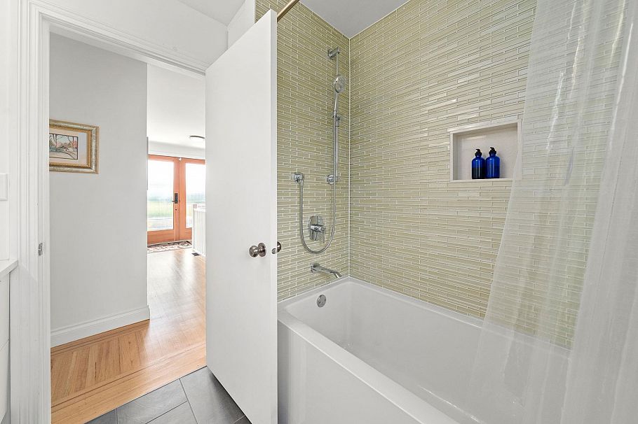 728 E 6th Street North Vancouver, BC - 20