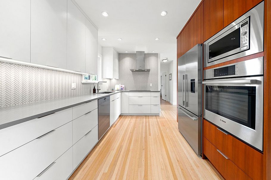 728 E 6th Street North Vancouver, BC - 16