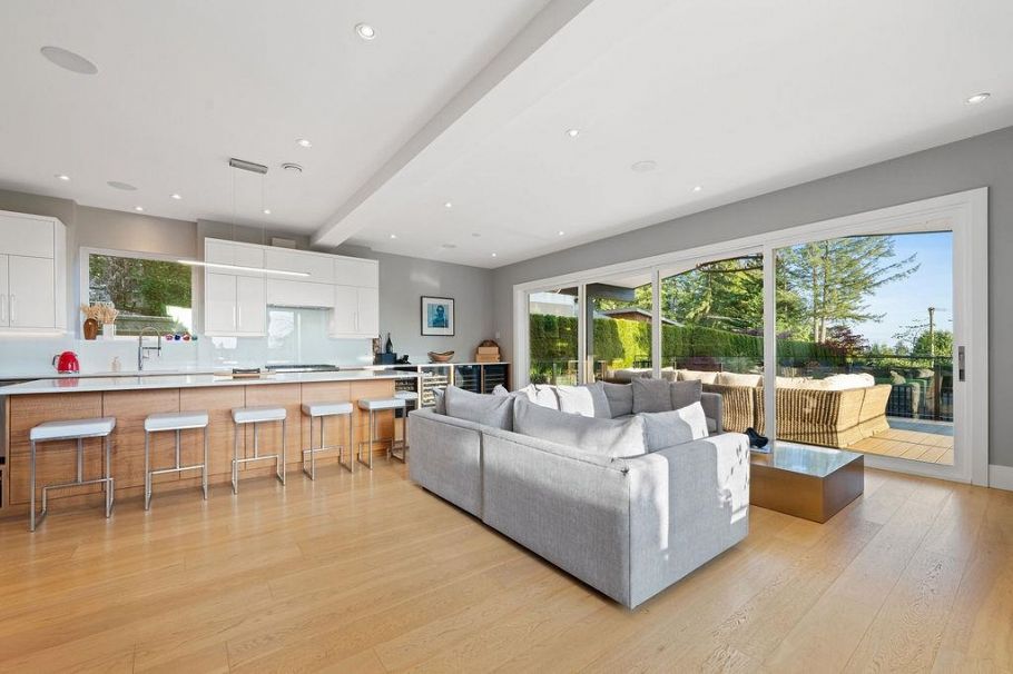 105 Monte Vista Court North Vancouver, BC - 11