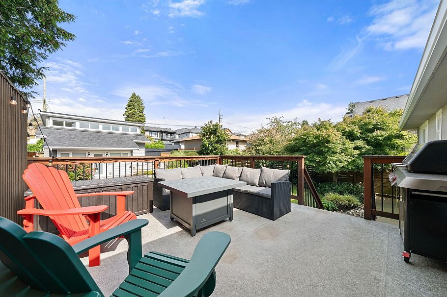 728 E 6th Street North Vancouver, BC - 31