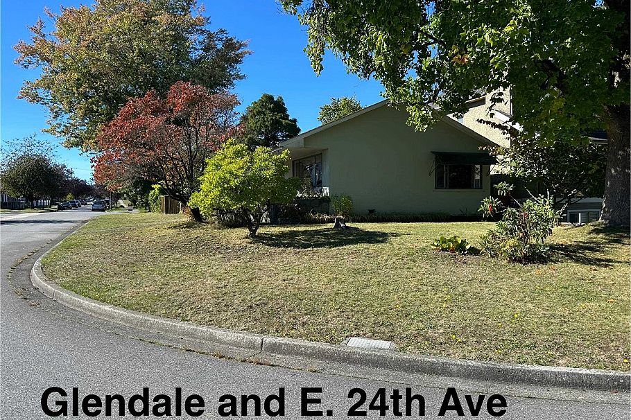 3625 E 24th Avenue Vancouver, BC - 4