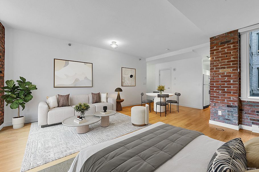 301 233 Abbott Street Vancouver, BC - 1