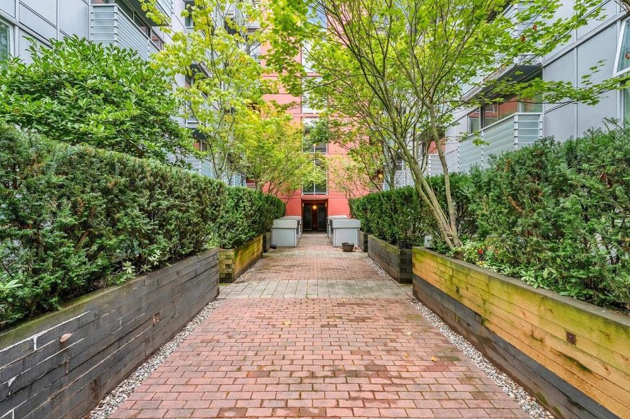 209 168 Powell Street Vancouver, BC - 26