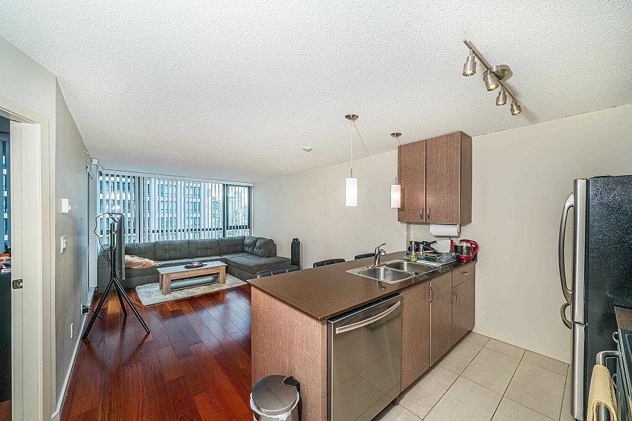 2105 909 Mainland Street Vancouver, BC - 12