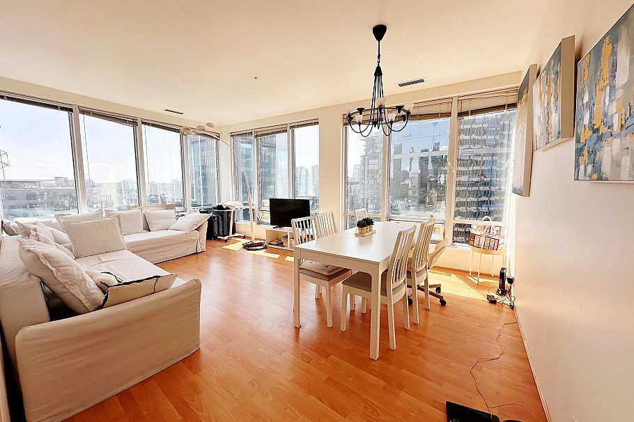 1401 989 Nelson Street Vancouver, BC - 2