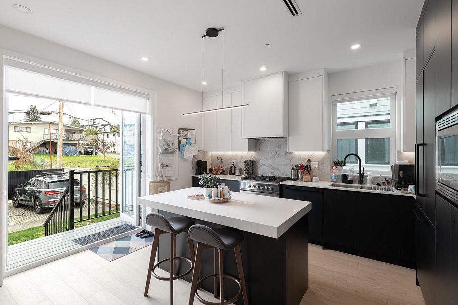 1438 E 17th Avenue Vancouver, BC - 8