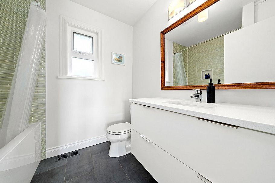 728 E 6th Street North Vancouver, BC - 19