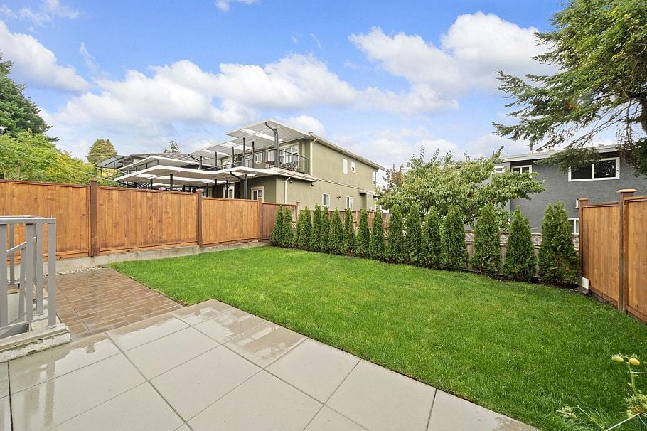 552 E 58th Avenue Vancouver, BC - 25