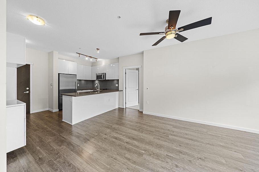 101 2665 Mountain Highway North Vancouver, BC - 12