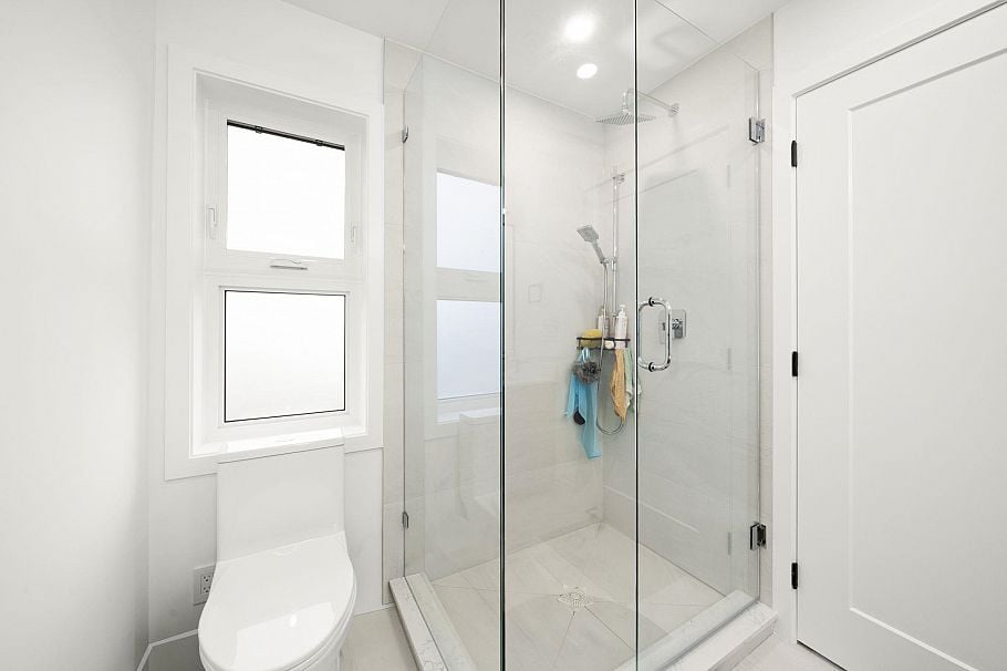 552 E 58th Avenue Vancouver, BC - 14