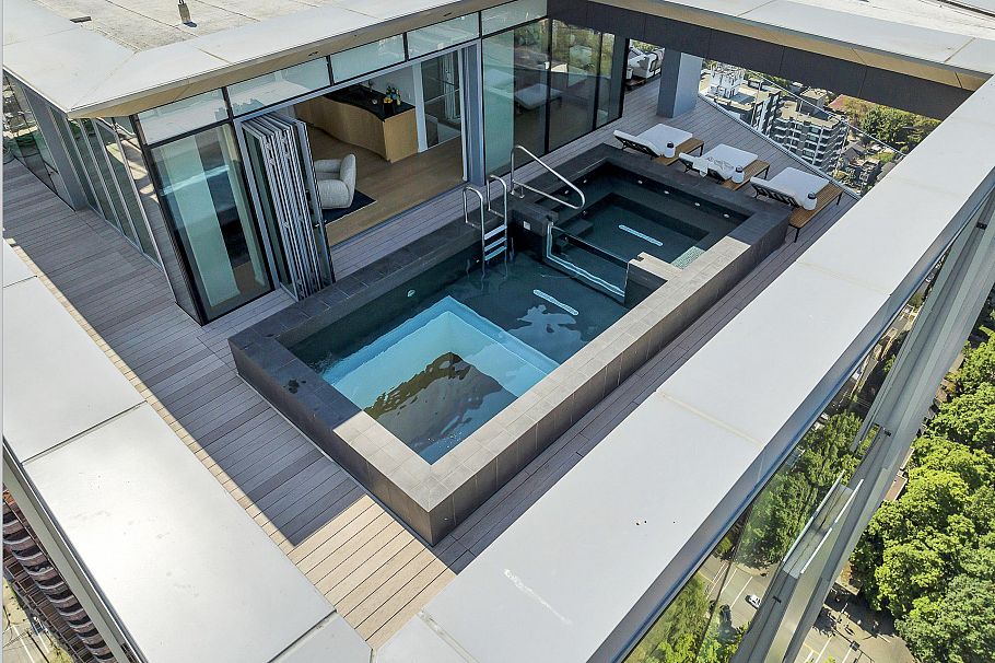 PH1 1568 Alberni Street Vancouver, BC - 1