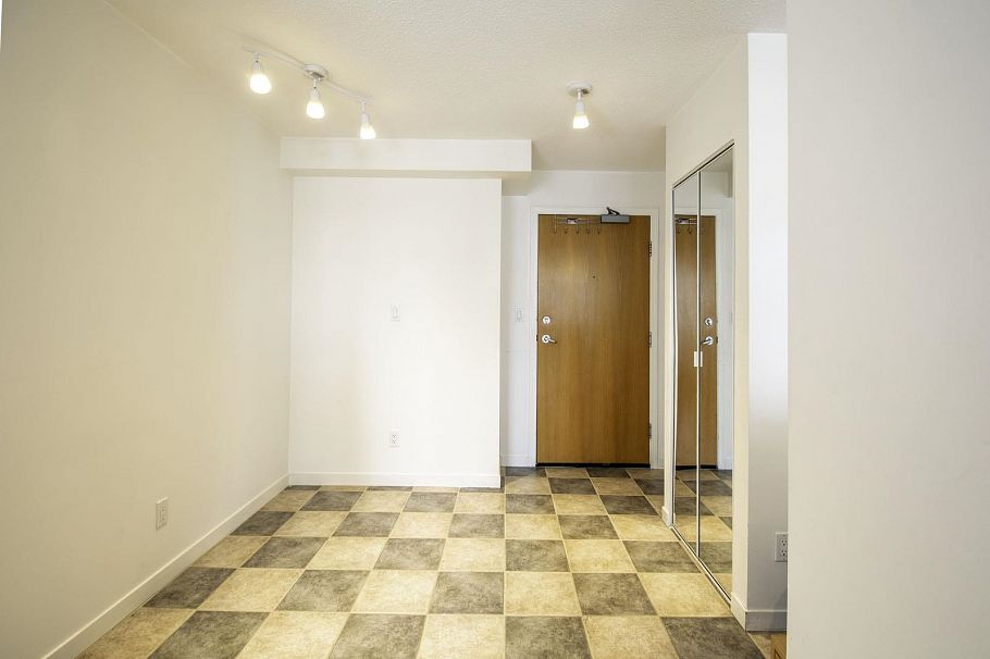 2510 63 Keefer Place Vancouver, BC - 5