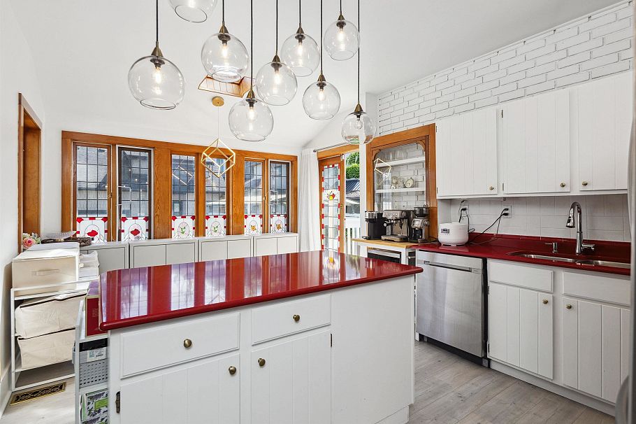 4190 W 11th Avenue Vancouver, BC - 27