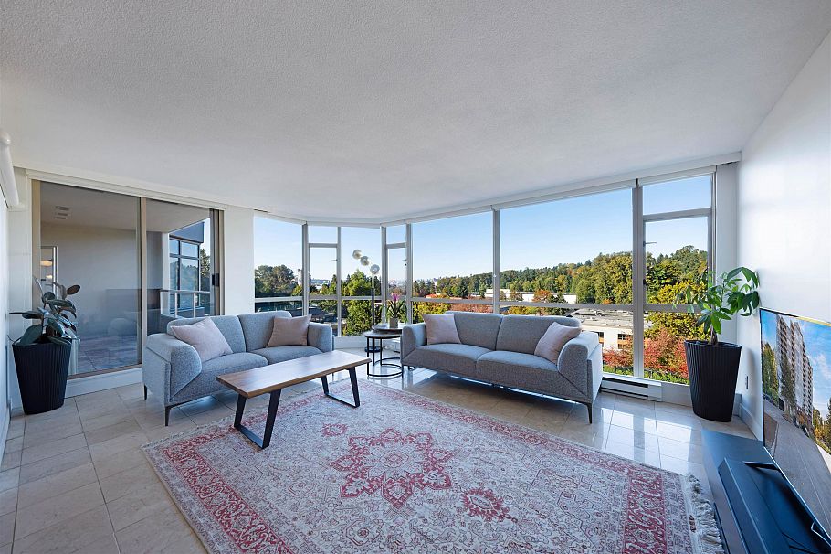 803 1327 E Keith Road North Vancouver, BC - 1