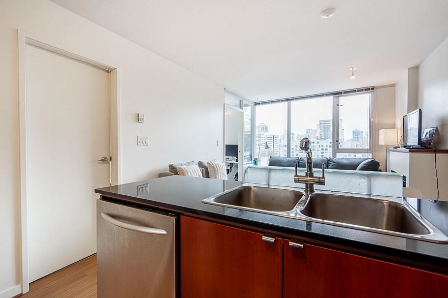 1003 822 Seymour Street Vancouver, BC - 9