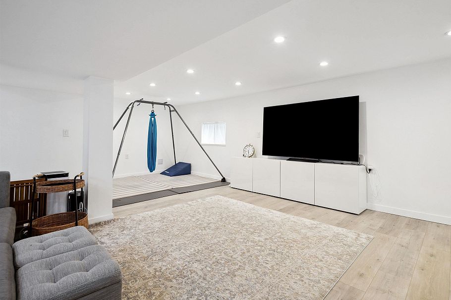 4190 W 11th Avenue Vancouver, BC - 14