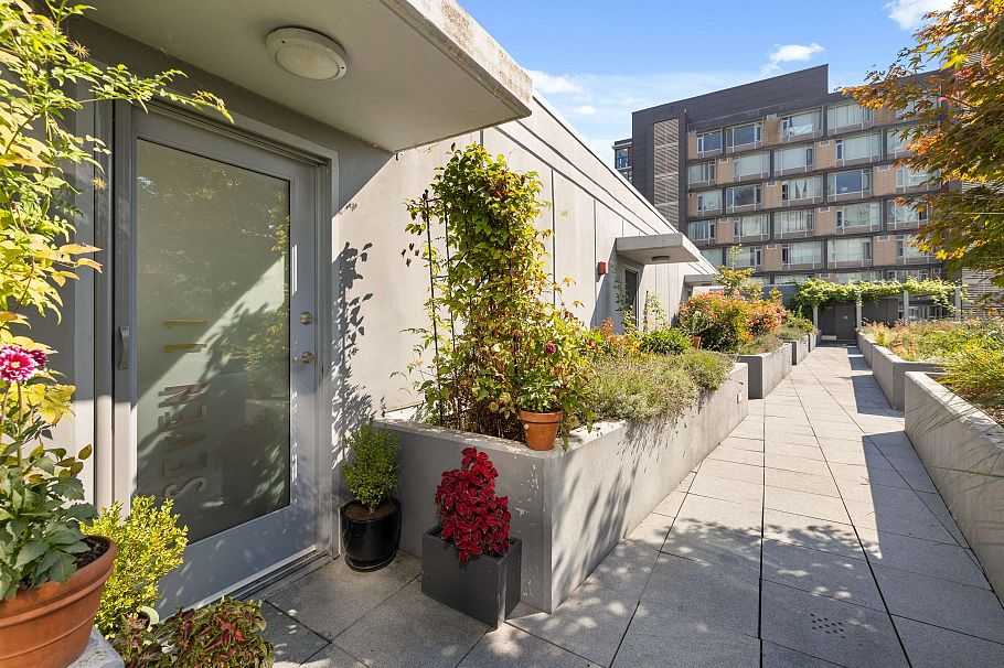 711 108 E 1st Avenue Vancouver, BC - 3