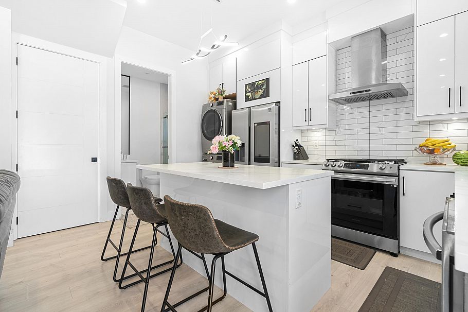 465 E 57th Avenue Vancouver, BC - 8