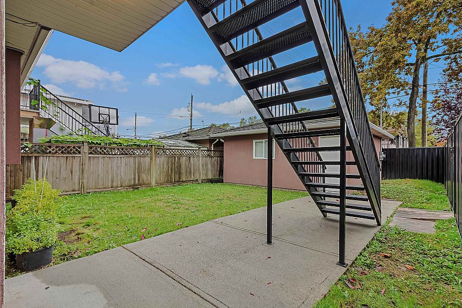 1380 E 51st Avenue Vancouver, BC - 6