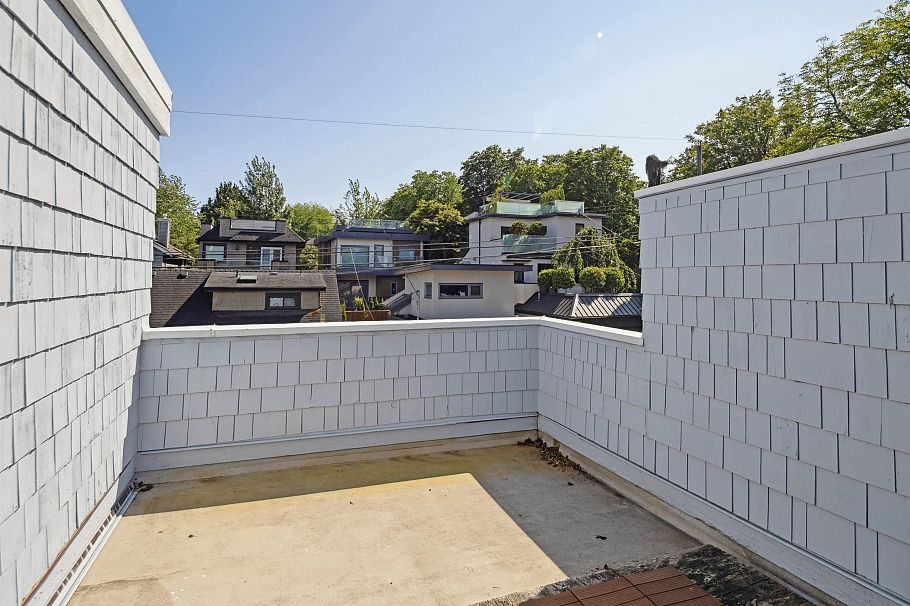 4190 W 11th Avenue Vancouver, BC - 6