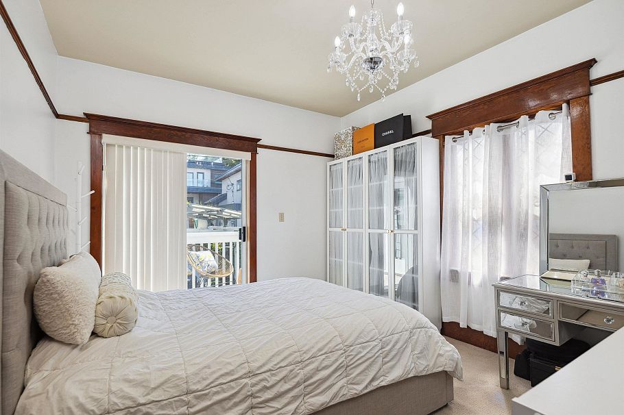 4190 W 11th Avenue Vancouver, BC - 16