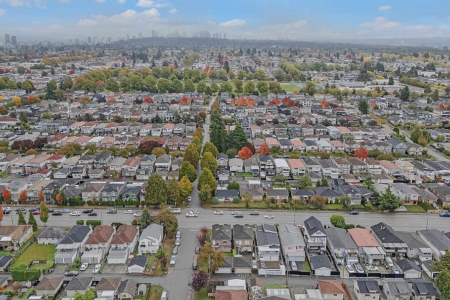 1380 E 51st Avenue Vancouver, BC - 30