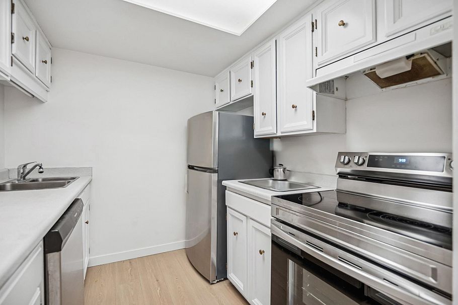 408 2320 W 40th Avenue Vancouver, BC - 8