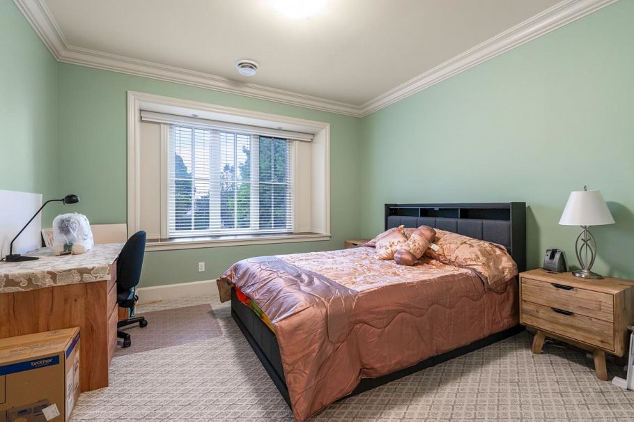 7130 Granville Street Vancouver, BC - 17