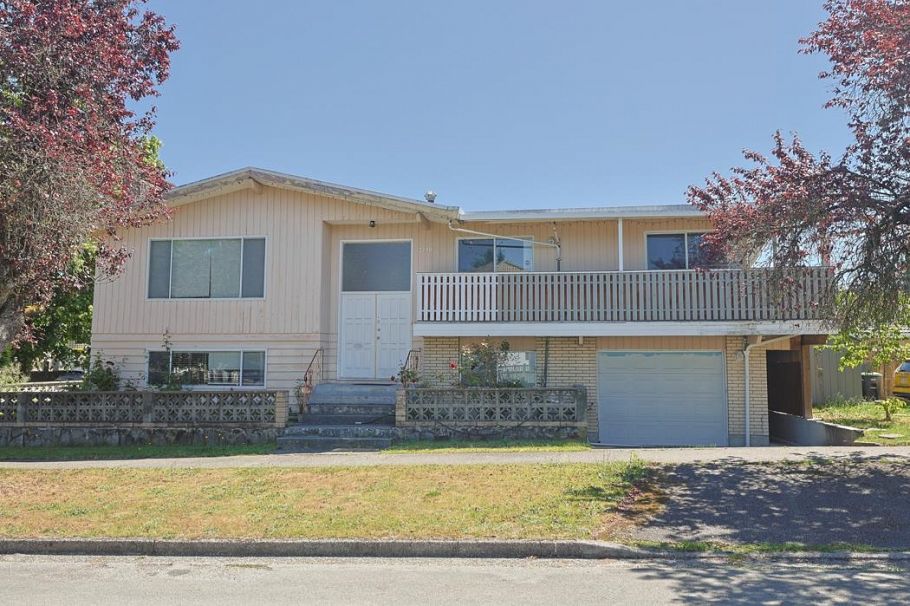 7310 Gladstone Street Vancouver, BC - 1