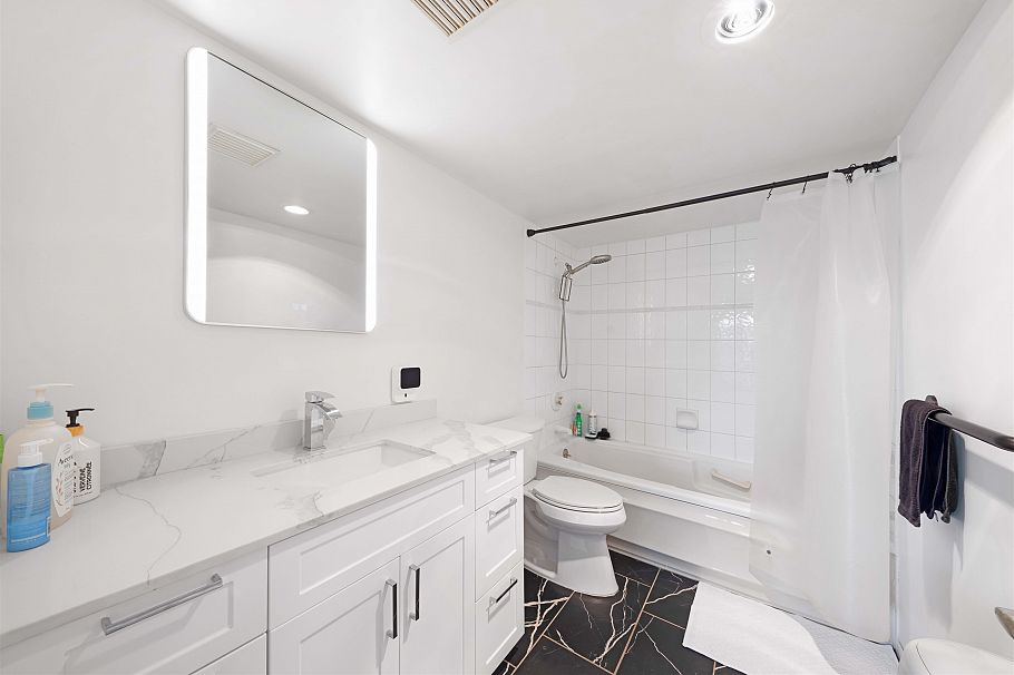 803 1327 E Keith Road North Vancouver, BC - 12