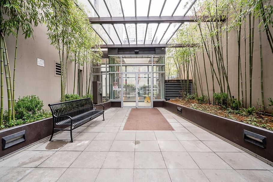 1003 822 Seymour Street Vancouver, BC - 5