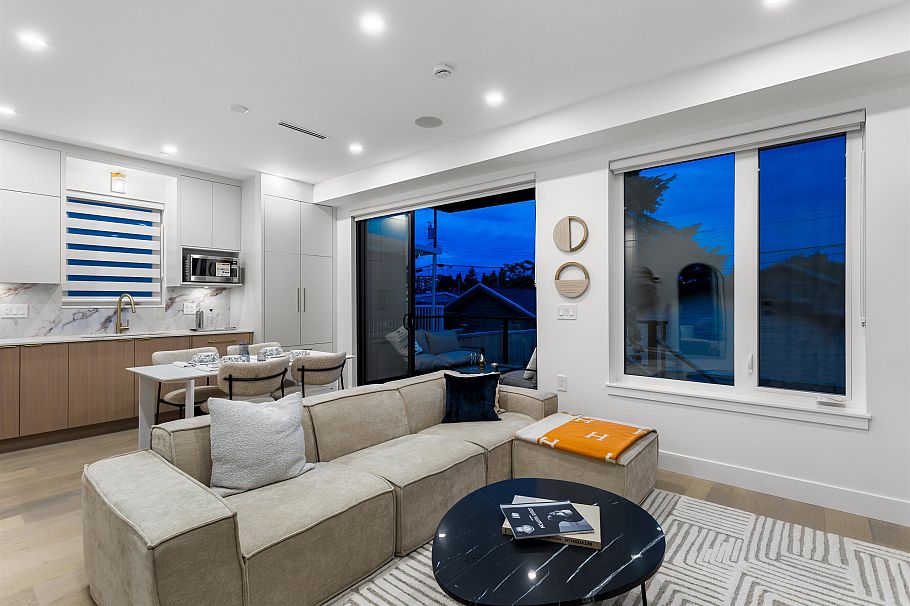 2 4176 Balkan Street Vancouver, BC - 2