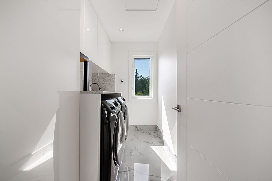 4399 Highland Boulevard North Vancouver, BC - 35