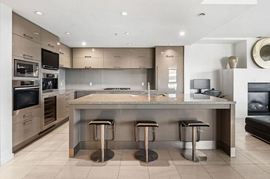 503 6093 Iona Drive Vancouver, BC - 6