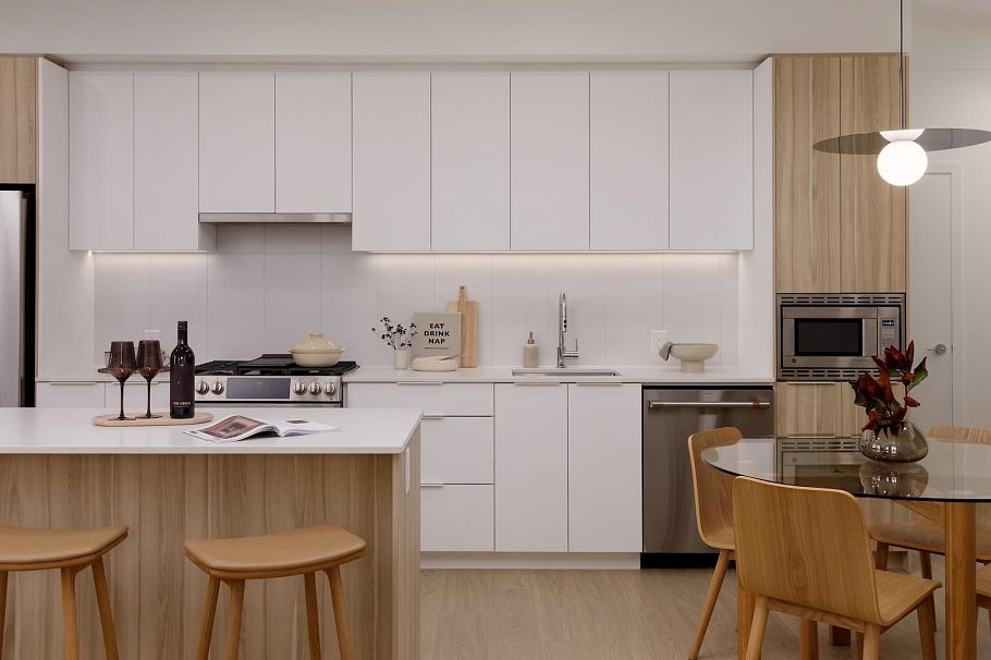 308 2450 Garden Drive Vancouver, BC - 5