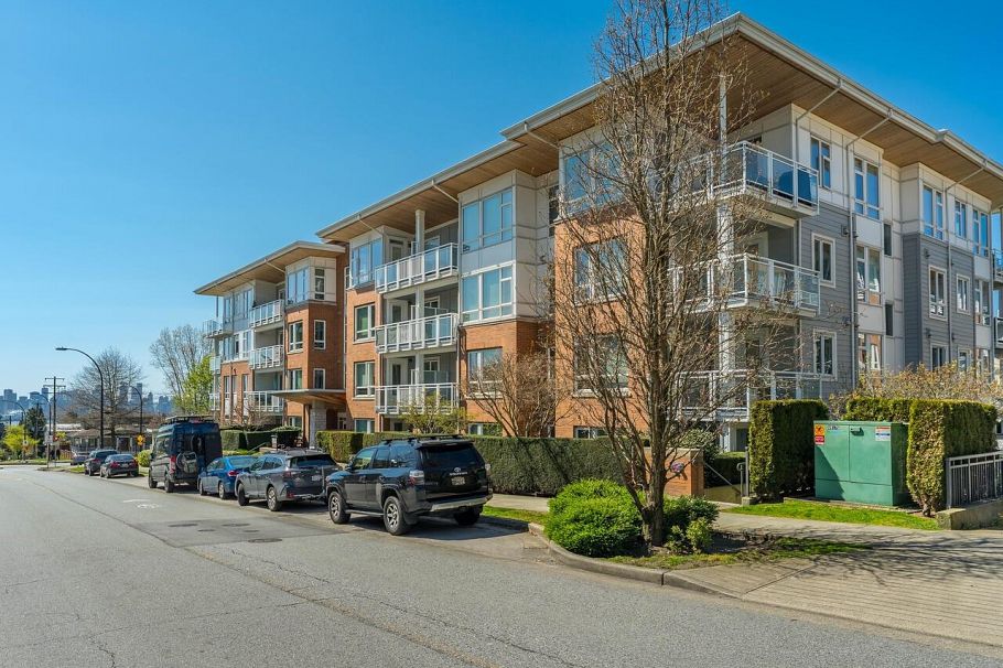 203 717 Chesterfield Avenue North Vancouver, BC - 24